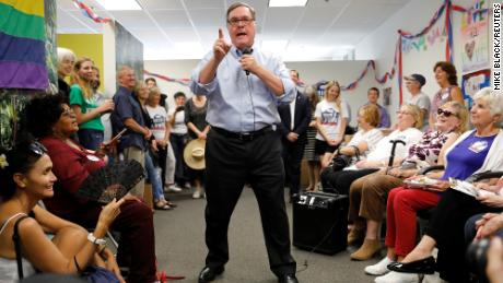 Heck helps motivate campaign workers for Democratic candidate Mike Levin, who was running in the 49th Congressional district, during a visit to Levin&#39;s office in San Clemente, California in October 2018. 