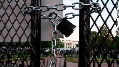 White House fortifies security perimeter ahead of continued protests