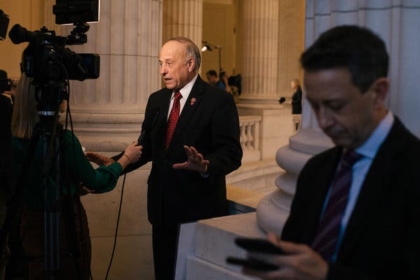 Representative Steve King has become an outcast among many mainstream Republicans, but his four primary challengers could split the vote. 